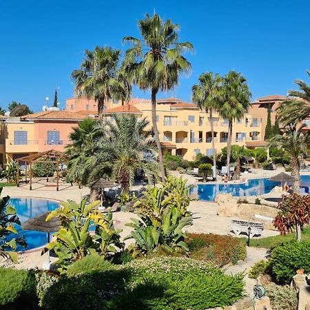 Sunny Limnaria Gardens 2 Bedroom Apartment Paphos Exterior foto